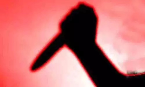 കൊച്ചിയിൽ ഹോട്ടൽമുറിയിൽ യുവതിയെ കുത്തിക്കൊന്നു; യുവാവ് പിടിയിൽ