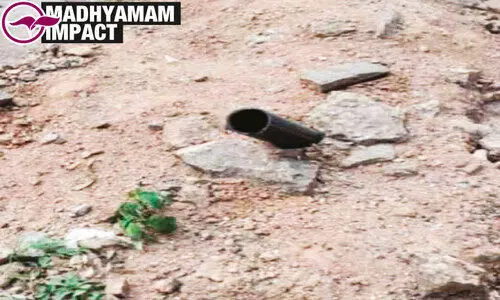 അ​പ​ക​ട ഭീ​ഷ​ണി​യാ​യ പൈ​പ്പ് മു​റി​ച്ചു​മാ​റ്റി