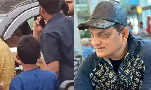 Mohammed Azharuddins Car Stopped