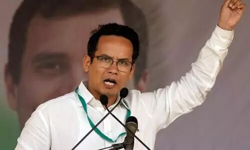 ദിവസങ്ങൾക്കൊടുവിൽ പ്രധാനമന്ത്രിയെ പാർലമെന്റിൽ കണ്ടു; ഇതിനായാണ് അവിശ്വാസപ്രമേയം-ഗൊഗോയ്