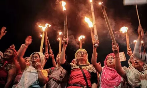 ‘മ​ക്ക​ളു​മാ​യി ര​ക്ഷ​പ്പെ​ടു​ന്ന​തി​നി​ടെ വീ​ണു​പോ​യി; നേ​രി​ട്ട​ത് ക്രൂ​ര​പീ​ഡ​നം’; മണിപ്പൂരിൽ വീണ്ടും കൂട്ടബലാത്സംഗം