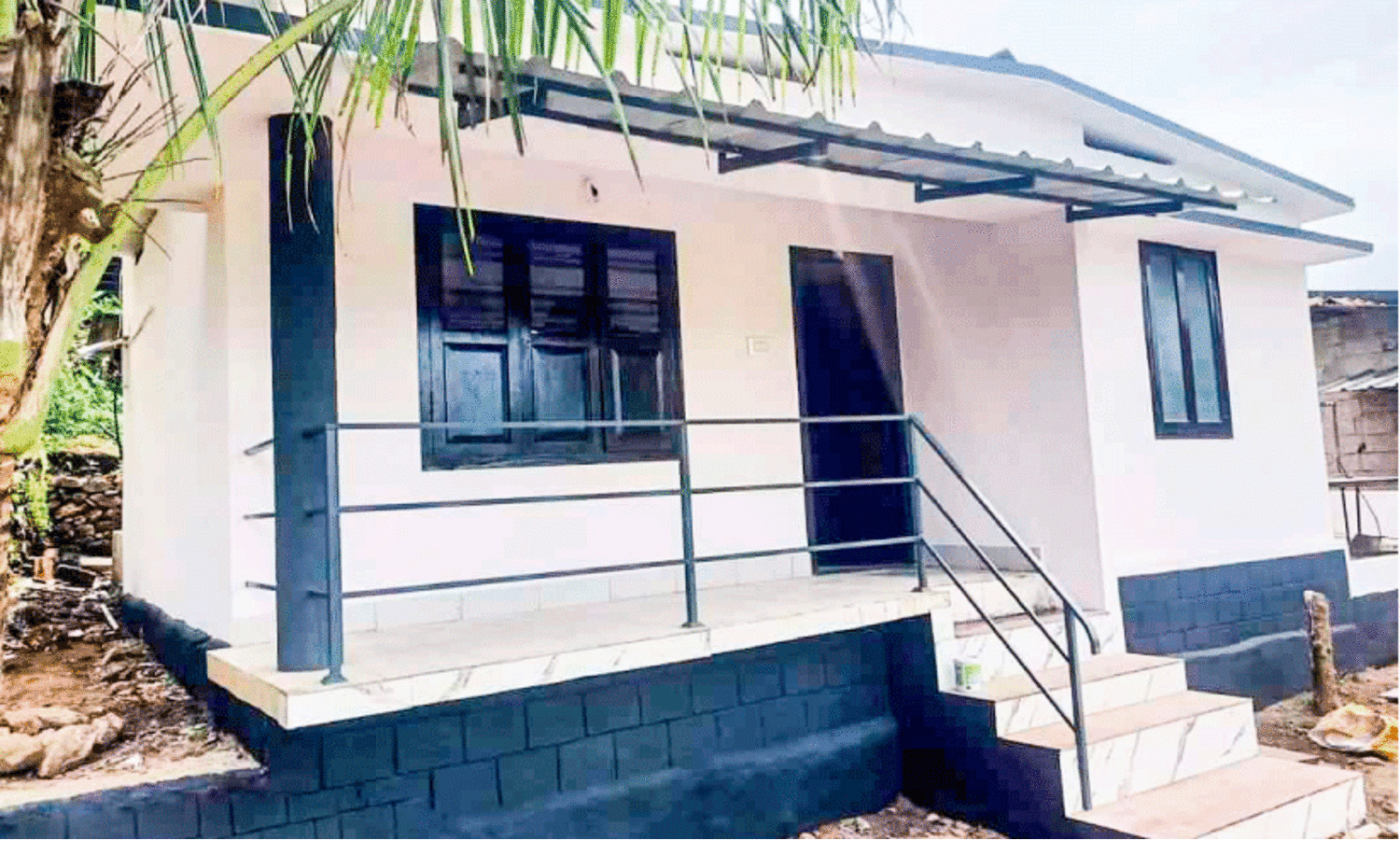 അക്ഷരക്കും ആദ്യത്തിനും കാവലായി കാരുണ്യഭവനം