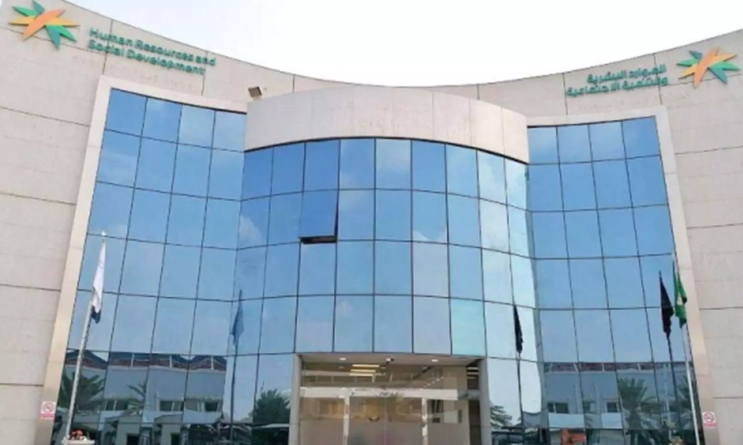 വർക്ക് പെർമിറ്റ് ഇല്ലാതെ വിദേശ തൊഴിലാളിയെ നിയമിച്ചാൽ 10,000 റിയാൽ പിഴ; തൊഴിൽ നിയമലംഘന പിഴ പരിഷ്കരിച്ചു