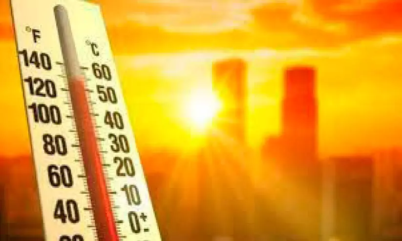 ഉ​യ​ർ​ന്ന ചൂ​ട് തു​ട​രും; ചാ​റ്റ​ൽ​മ​ഴ​ക്ക് സാ​ധ്യ​ത