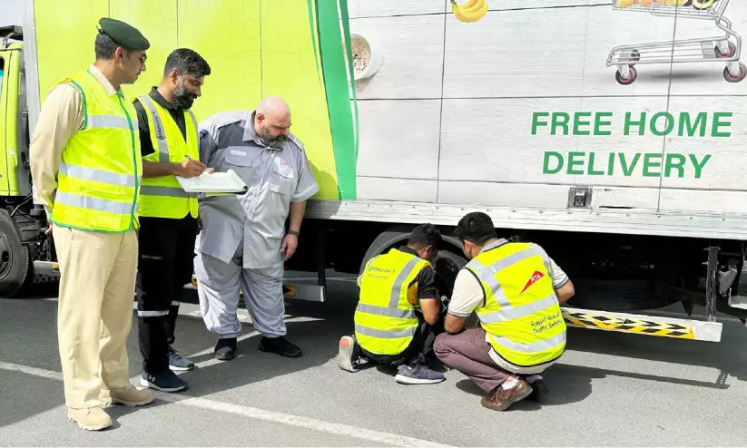 ട്രക്കുകളിൽ പരിശോധനയുമായി ആർ.ടി.എ