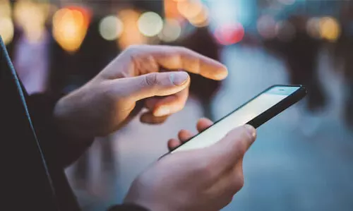 മൊ​ബൈ​ൽ ഉ​പ​യോ​ക്താ​ക്ക​ളു​ടെ എ​ണ്ണം വ​ർ​ധി​ച്ചു; ആ​റു മാ​സ​ത്തി​നി​ടെ 12 ശ​ത​മാ​നം വ​ള​ർ​ച്ച​