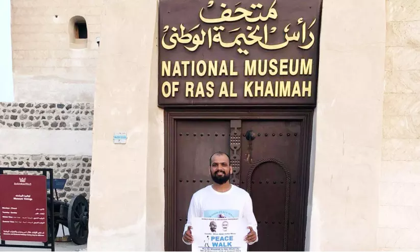 സമാധാന സന്ദേശം പകർന്ന് 48 രാ​ജ്യ​ങ്ങ​ള്‍ താ​ണ്ടി ഇ​ന്ത്യ​ന്‍ എ​ൻ​ജി​നീ​യ​ര്‍ യു.​എ.​ഇ​യി​ല്‍