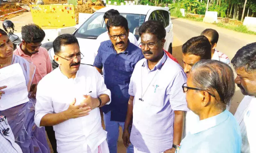 ദേശീയപാതയോരത്തെ വെള്ളക്കെട്ട്; പരിഹാരനടപടികൾ എങ്ങുമെത്തിയില്ല