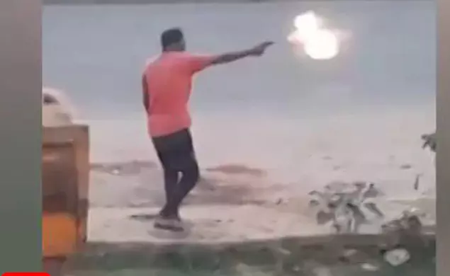 ഹരിയാനയിൽ കലാപകാരികൾ വെടിയുതിർക്കുന്നതിന്റെ ദൃശ്യം പുറത്ത് ഹരിയാനയിൽ കലാപകാരികൾ വെടിയുതിർക്കുന്നതിന്റെ ദൃശ്യം പുറത്ത്