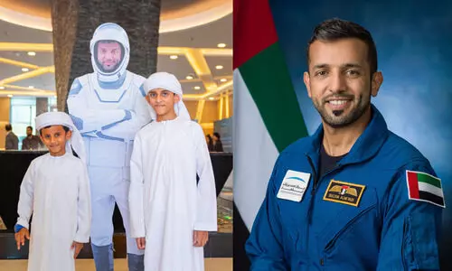 ബ​ഹി​രാ​കാ​ശ​ത്തു​നി​ന്ന്​ എ​ന്ത് കൊ​ണ്ടു​വ​രും മകന്റെ ചോദ്യത്തിന്  പുഞ്ചിരിയോടെ മറുപടി നൽകി അൽ നിയാദി