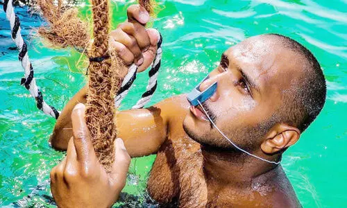 ക​ട​ൽ​ജീ​വി​ത ഓ​ർ​മ​ക​ളു​മാ​യി ‘മു​ത്തു​പെ​റു​ക്കാ​ൻ...’