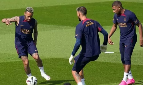 പി.എസ്.ജി നിരയിൽ എംബാപ്പെ, നെയ്മർ, വെറാറ്റിയില്ല