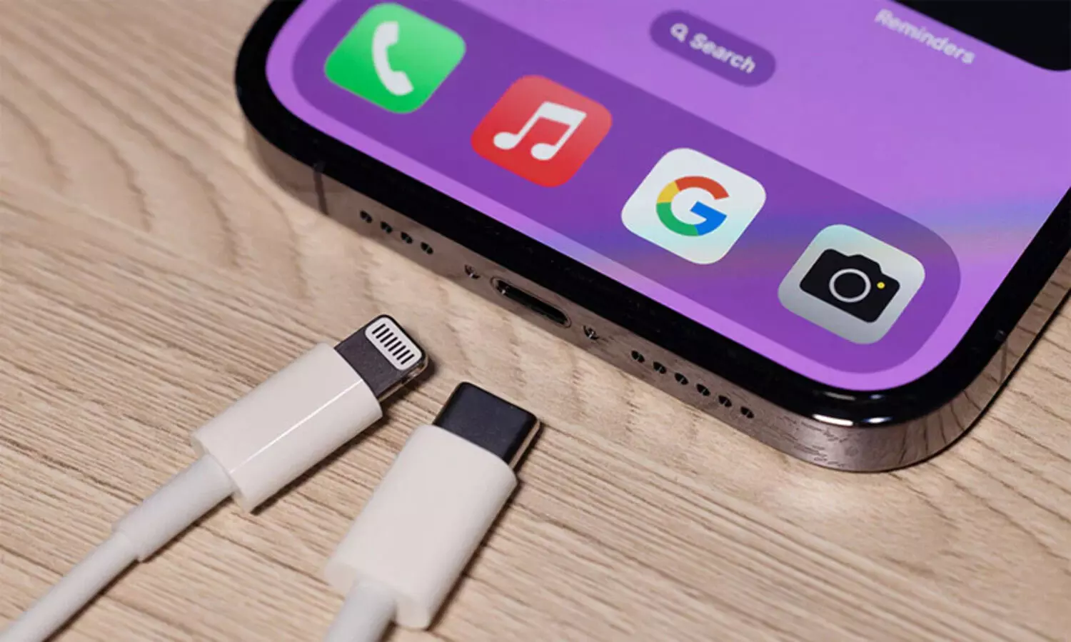 ഐഫോൺ 14 മോഡലുകളിലും ടൈപ്-സി പോർട്ട് വന്നേക്കും; റിപ്പോർട്ട്