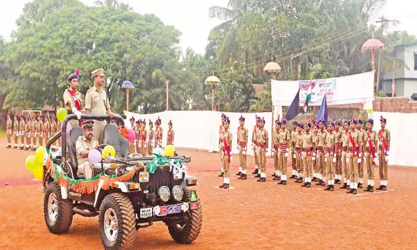 രാ​ജാ​ങ്ക​ണ​ത്തി​ൽ ആ​വേ​ശ​മാ​യി കു​ട്ടി​പ്പൊലീസിന്റെ പാ​സി​ങ് ഔ​ട്ട് പ​രേ​ഡ്