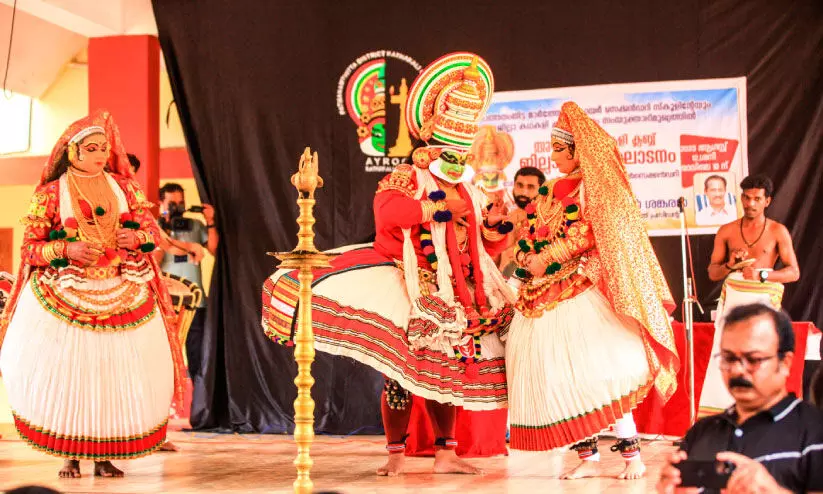 ഉത്തരാസ്വയംവരത്തിലൂ​ടെ കഥകളിയിൽ നിറഞ്ഞാടി കലക്ടർ ദിവ്യ എസ്. അയ്യർ