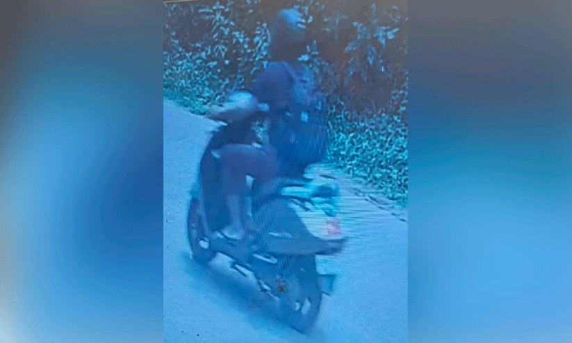 snatching again kanhangad