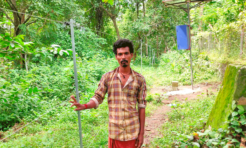 Solar security fence Solar security fence