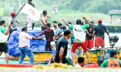 കാലാവസ്ഥ ചതിച്ചു; മുഖ്യമന്ത്രിക്ക്​ ഇറങ്ങാനായില്ല