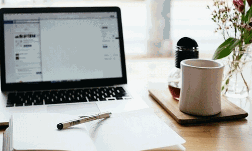 അവധിക്കാലത്തും വിടാതെ പണിയെടുപ്പിച്ച് കമ്പനി; എതിർത്തപ്പോൾ ക്രിമിനലിനോടെന്ന വണ്ണം പെരുമാറി -വൈറലായി യുവാവിന്റെ കുറിപ്പ്