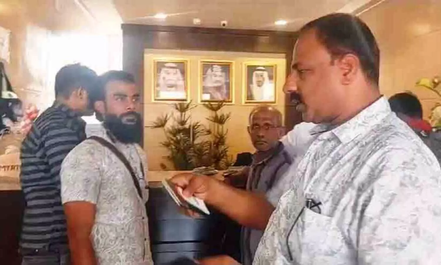 കരിപ്പൂരിലേക്കുള്ള എയർ ഇന്ത്യ എക്​സ്​പ്രസ്​ വിമാനം മുടങ്ങി; യാത്രക്കാർ റിയാദിലെ ഹോട്ടലിൽ