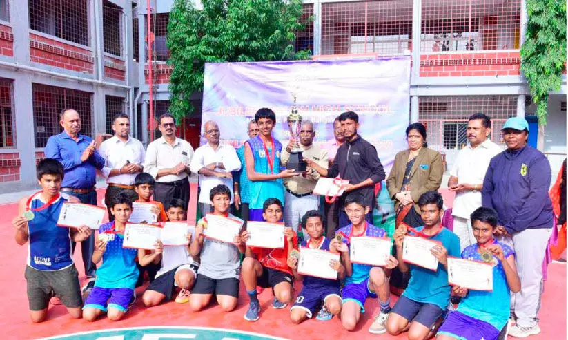 ഇന്റർ സ്കൂൾ ബാസ്കറ്റ് ബാൾ, ഫുട്ബാൾ ഇന്റർ സ്കൂൾ ബാസ്കറ്റ് ബാൾ, ഫുട്ബാൾ