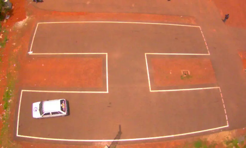 ഡ്രൈവിങ് ടെസ്റ്റ് ഓട്ടോമാറ്റിക്കിലെങ്കിൽ ഓട്ടോമാറ്റിക് വാഹനങ്ങളേ ഓടിക്കാനാവൂ ഡ്രൈവിങ് ടെസ്റ്റ് ഓട്ടോമാറ്റിക്കിലെങ്കിൽ ഓട്ടോമാറ്റിക് വാഹനങ്ങളേ ഓടിക്കാനാവൂ