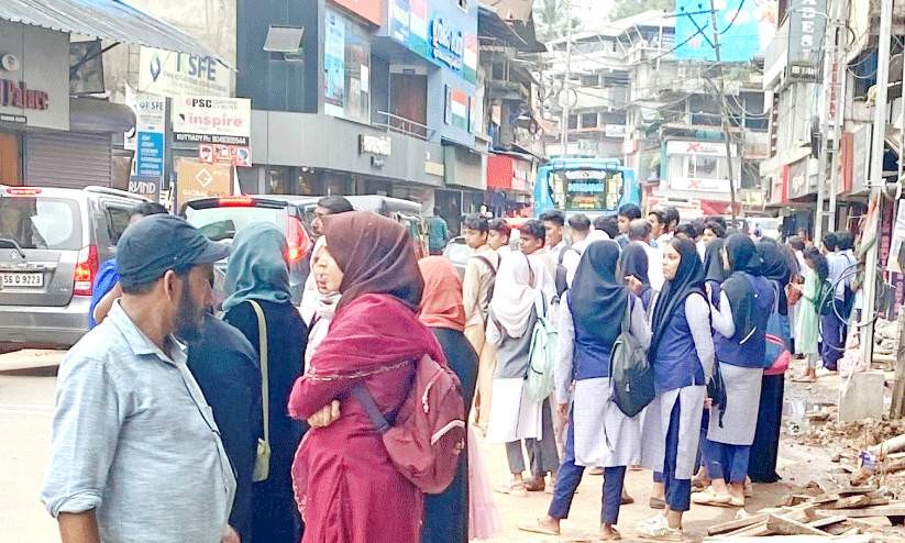 buses to Thotilpalam