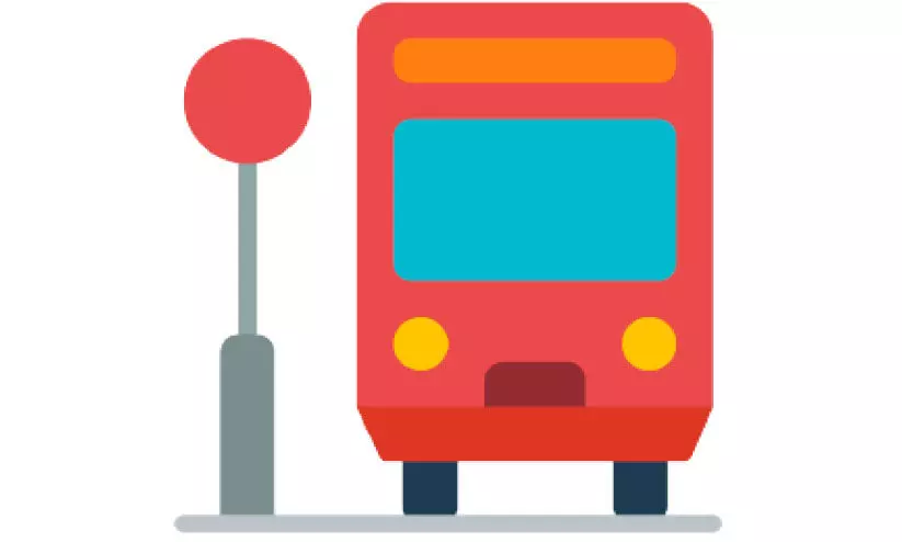 പെ​രു​വ​ഴി​യി​ലാ​ക്കു​ന്ന ബ​സ്​; വ​ല​ഞ്ഞ്​ യാ​ത്ര​ക്കാ​ർ