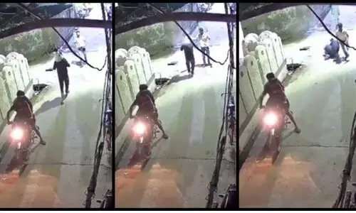 ഒന്നര വയസുള്ള മകളെ തോളിലേറ്റി നടക്കവേ യുവാവിനെ വെടിവച്ച് അക്രമികൾ; പകയെന്ന് നിഗമനം