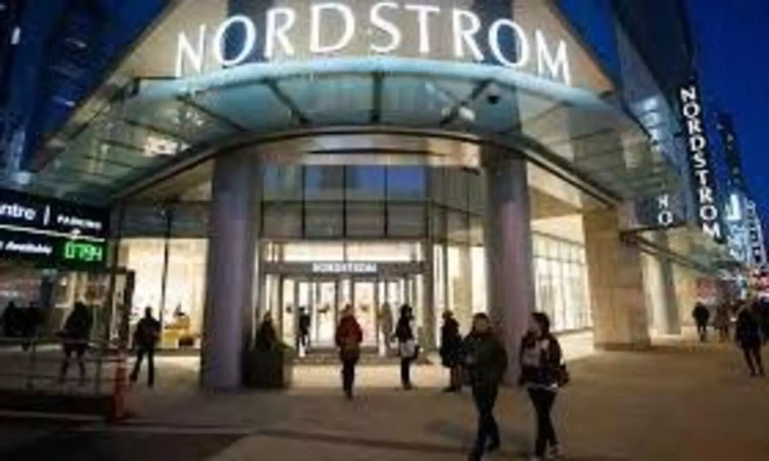 യു.എസിൽ പട്ടാപ്പകൽ വൻ കൊള്ള; 50 പേർ ചേർന്ന് കവർന്നത് 83 ലക്ഷത്തിന്റെ വസ്തുക്കൾ