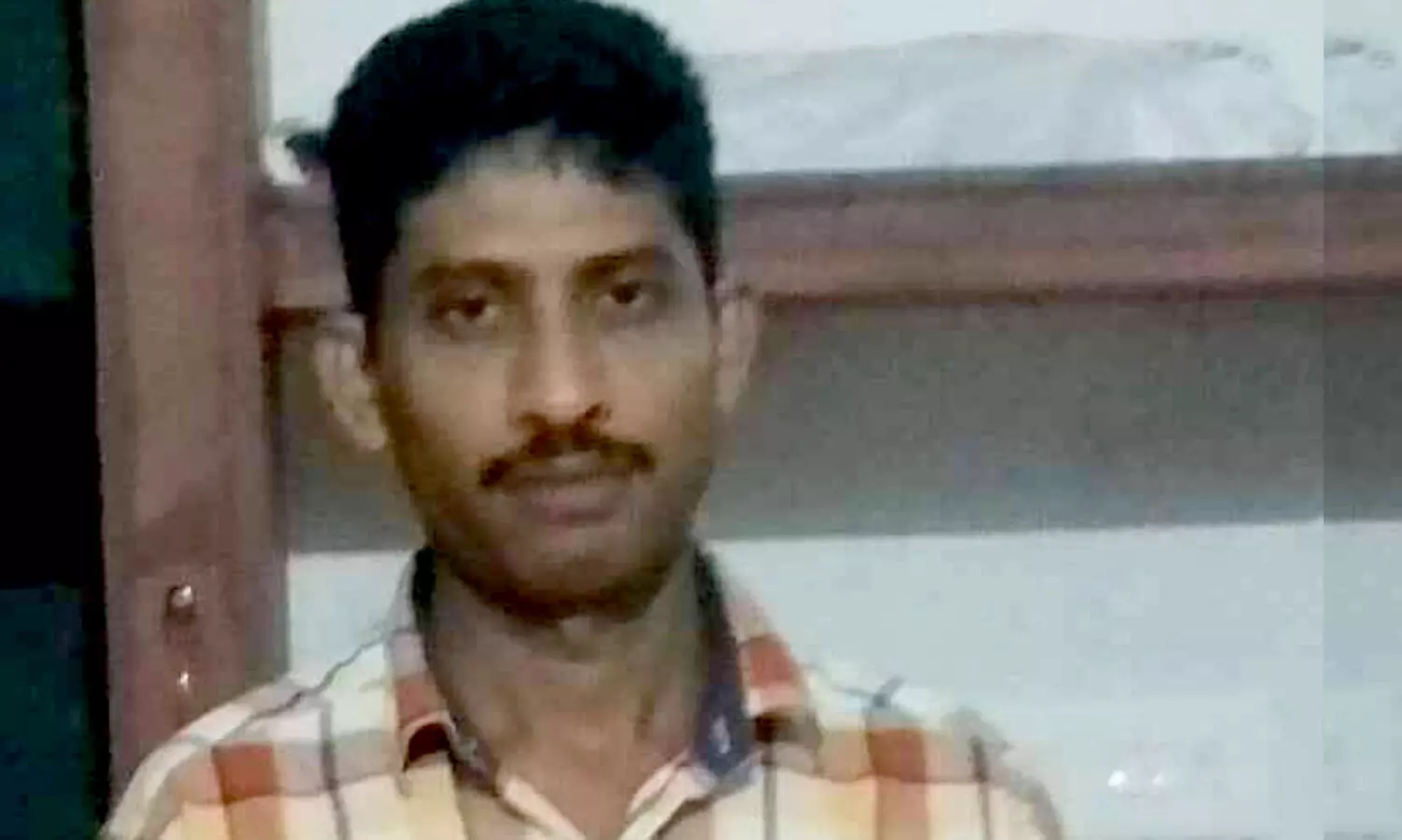 മദ്യലഹരിയിൽ കുടുംബവഴക്കിനിടെ യുവാവ് കഴുത്തറുത്ത് മരിച്ചു