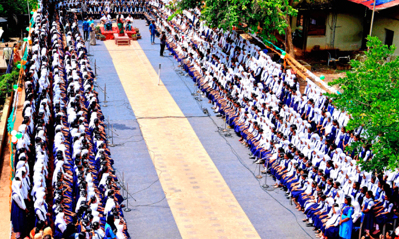 Seven songs in eight languages, Seven songs in eight languages,