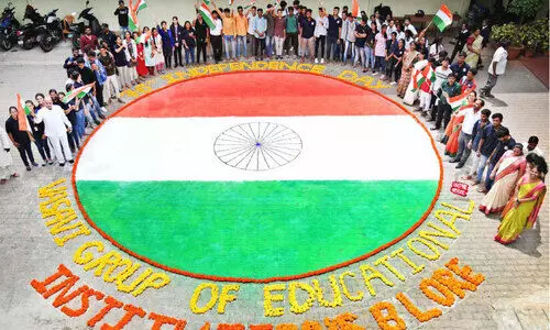 നാട് സ്വാതന്ത്ര്യ ദിനാഘോഷത്തിലേക്ക്