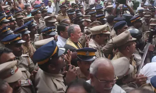 വത്തിക്കാൻ പ്രതിനിധിയെ തടഞ്ഞ സംഭവം: 100ലേറെ പേർക്കെതിരെ കേസ്