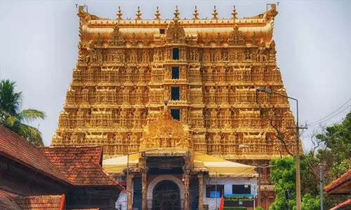 ശ്രീപത്മനാഭന്‍റെ ചിത്രം ആലേഖനം ചെയ്ത പൂജിച്ച സ്വര്‍ണനാണയങ്ങള്‍ പുറത്തിറക്കുന്നു