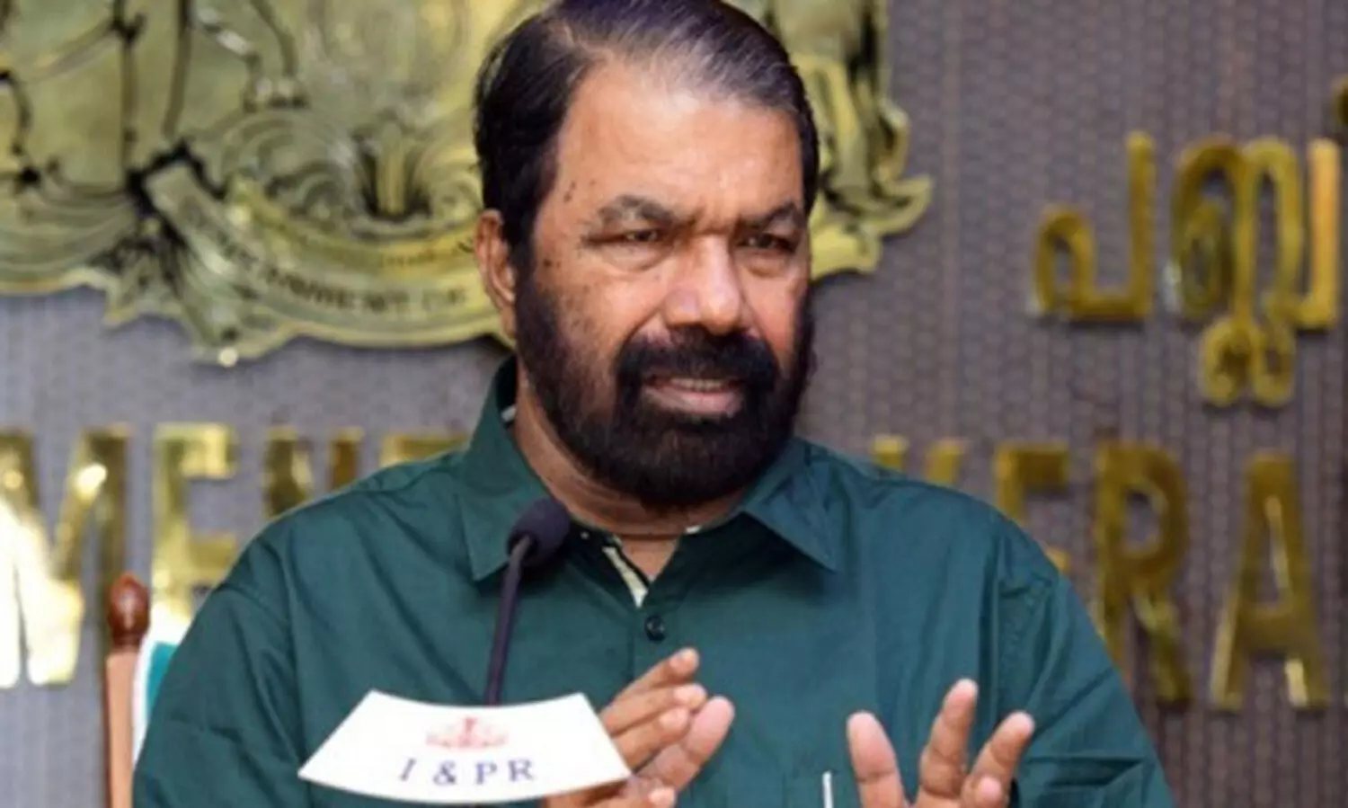 എൻ.സി.ഇ.ആർ.ടി വെട്ടിമാറ്റിയ പാഠഭാഗങ്ങൾ ഉൾക്കൊള്ളുന്ന അഡീഷണൽ ടെക്സ്റ്റ് ബുക്കുകൾ പുറത്തിറക്കുമെന്ന് വി. ശിവൻകുട്ടി