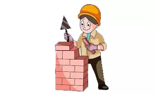 ഓണമെത്തിയിട്ടും പെൻഷനില്ലാതെനിർമാണ തൊഴിലാളികൾ