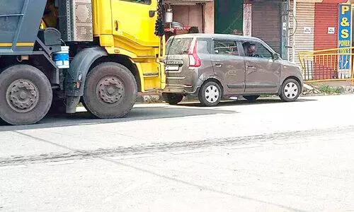 സിഗ്നൽ ലൈറ്റുകളില്ല; മാമുക്കിൽ അപകടമേറുന്നു