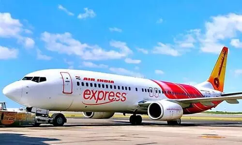 വീണ്ടും യാത്രക്കാരെ വലച്ച് എയർഇന്ത്യ എക്സ്പ്രസ് വീണ്ടും യാത്രക്കാരെ വലച്ച് എയർഇന്ത്യ എക്സ്പ്രസ്