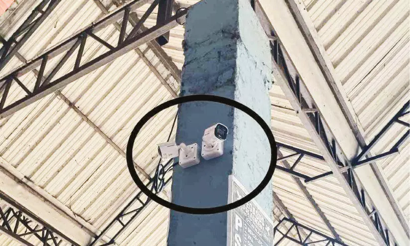 ഒറ്റപ്പാലം ബസ് സ്റ്റാൻഡ് സി.സി.ടി.വി നിരീക്ഷണത്തിൽ ഒറ്റപ്പാലം ബസ് സ്റ്റാൻഡ് സി.സി.ടി.വി നിരീക്ഷണത്തിൽ