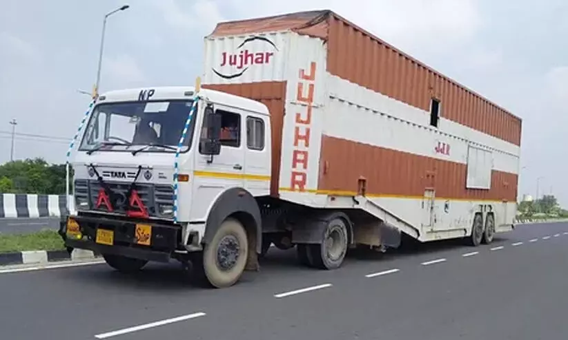 Container-Trailer workers strike Container-Trailer workers strike