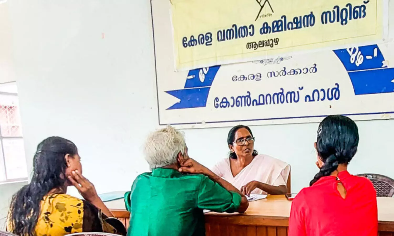 പ്രണയത്തിന്‍റെ പേരിൽ പെണ്‍കുട്ടികള്‍ കബളിപ്പിക്കപ്പെടുന്നു -വനിത കമീഷന്‍