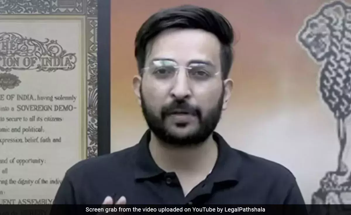 വിദ്യാഭ്യാസമുള്ള സ്ഥാനാർഥികൾക്ക് വോട്ട് ചെയ്യണമെന്ന് വിദ്യാർഥികളോട് പറഞ്ഞ അധ്യാപകനെ പുറത്താക്കി വിദ്യാഭ്യാസമുള്ള സ്ഥാനാർഥികൾക്ക് വോട്ട് ചെയ്യണമെന്ന് വിദ്യാർഥികളോട് പറഞ്ഞ അധ്യാപകനെ പുറത്താക്കി