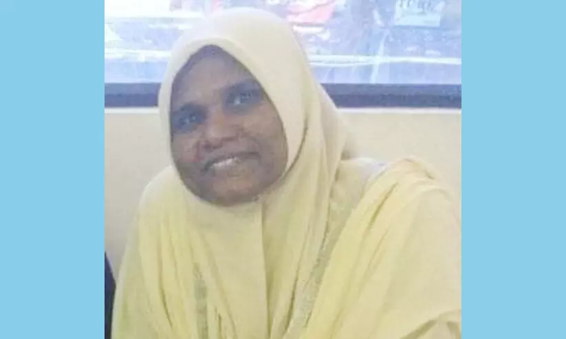 മീൻലോറി ഇടിച്ച് സ്കൂട്ടർ യാത്രിക മരിച്ചു മീൻലോറി ഇടിച്ച് സ്കൂട്ടർ യാത്രിക മരിച്ചു