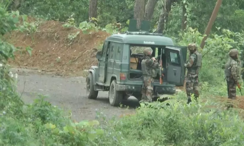 മണിപ്പൂരിൽ വീണ്ടും വെടിവെപ്പ്; മൂന്ന് പേർ കൊല്ലപ്പെട്ടു മണിപ്പൂരിൽ വീണ്ടും വെടിവെപ്പ്; മൂന്ന് പേർ കൊല്ലപ്പെട്ടു