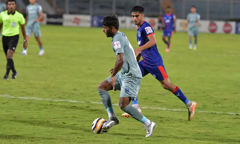 ബംഗളൂരുവിനോട് സമനില; ഡ്യൂറൻഡ് കപ്പിൽ ബ്ലാസ്റ്റേഴ്സ് പുറത്തേക്ക്; ഗോകുലം കേരള ക്വാർട്ടറിൽ ബംഗളൂരുവിനോട് സമനില; ഡ്യൂറൻഡ് കപ്പിൽ ബ്ലാസ്റ്റേഴ്സ് പുറത്തേക്ക്; ഗോകുലം കേരള ക്വാർട്ടറിൽ