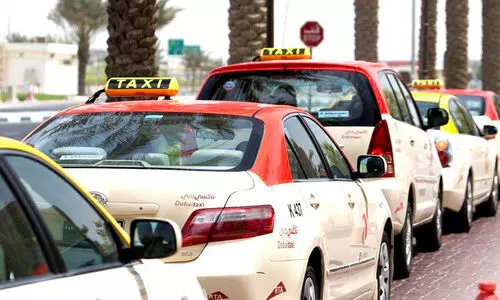 ദു​ബൈയിൽ 4000   ടാ​ക്സി   ഡ്രൈ​വ​ർ​മാ​ർ​ക്ക്  പ​രി​ശീ​ല​നം