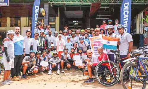 സൈ​ക്കി​ൾ സ​വാ​രി​യി​ൽ ‘ഫ്രീ​ക്കാ​യി’ ഫോ​ർ​ട്ട് പെ​ഡ​ലേ​ഴ്സ്