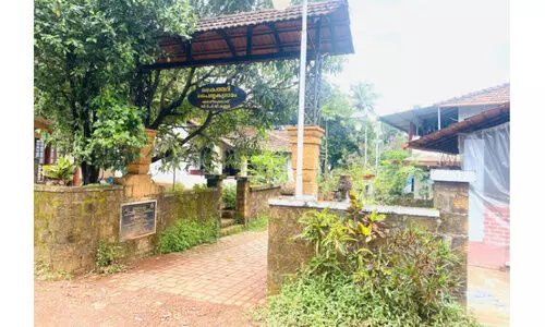 പാ​തി​വ​ഴി​യി​ൽ നി​ല​ച്ച കൈ​ത്ത​റി ഗ്രാ​മം