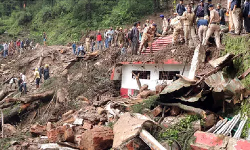 ഹിമാചലിൽ ക്ഷേത്രാവശിഷ്ടങ്ങളിൽനിന്ന് ലഭിച്ചത് 14 മൃതദേഹങ്ങൾ; ഏഴുപേർ കൂടി കുടുങ്ങിക്കിടക്കുന്നതായി സംശയം
